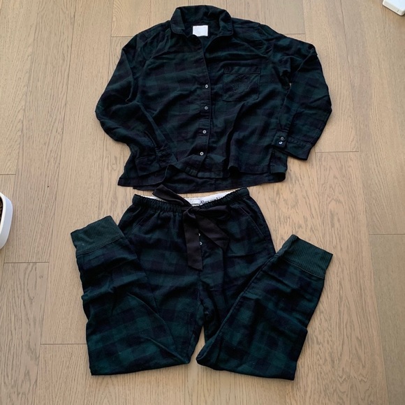 A&F Flannel PJ Set - Picture 2 of 8